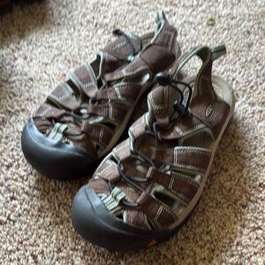 Keen Brown and Green Sandals with Closed-Toe Design